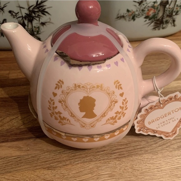 Bridgerton Tea Party Invitation’s Plates Napkins Utensil Holder Tea Pot NEW - Picture 16 of 16